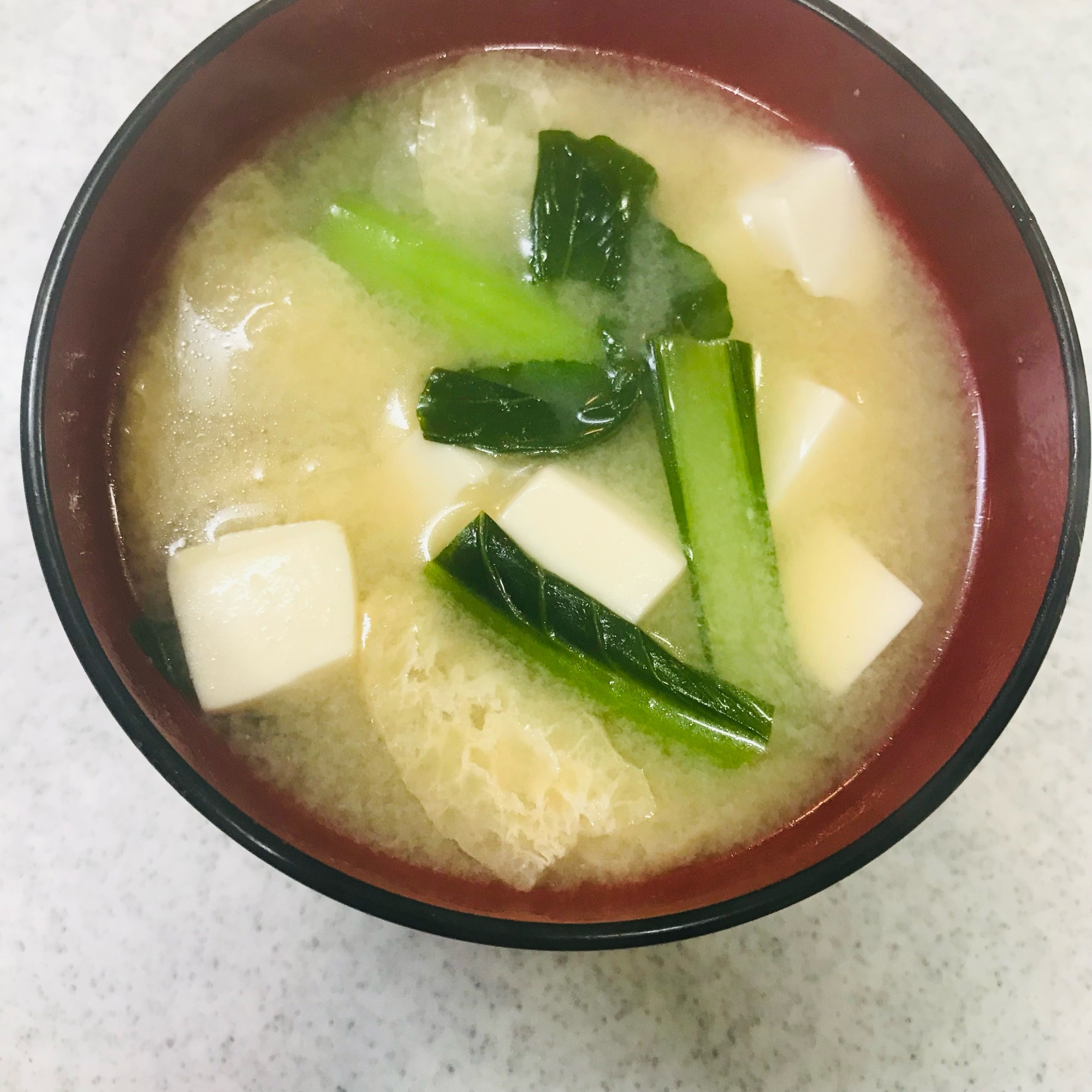 小松菜と小揚げと豆腐の味噌汁