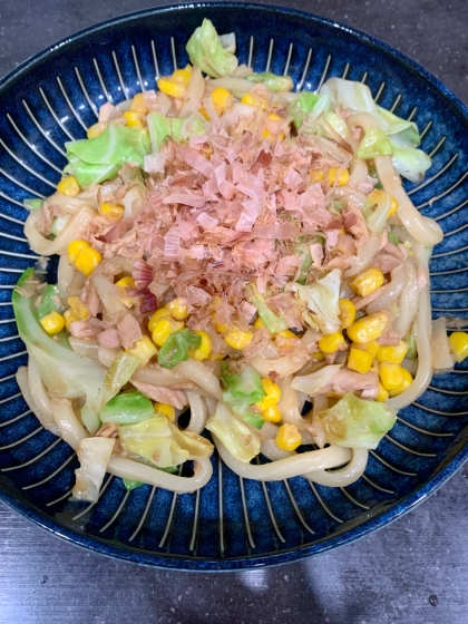 冷凍コーンも入れて作りました♪
簡単でひとりランチにぴったりでした♡