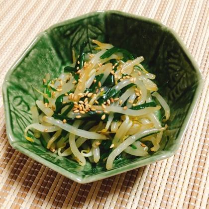 こちらは夕食に作りました♪
野菜が高いので、もやしは救世主ですね！
ピリ辛大好きなので、とっても美味しくいただきました(*´艸`)
お写真いつも素敵で憧れます♡