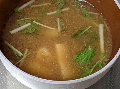 水菜と油揚げの味噌汁