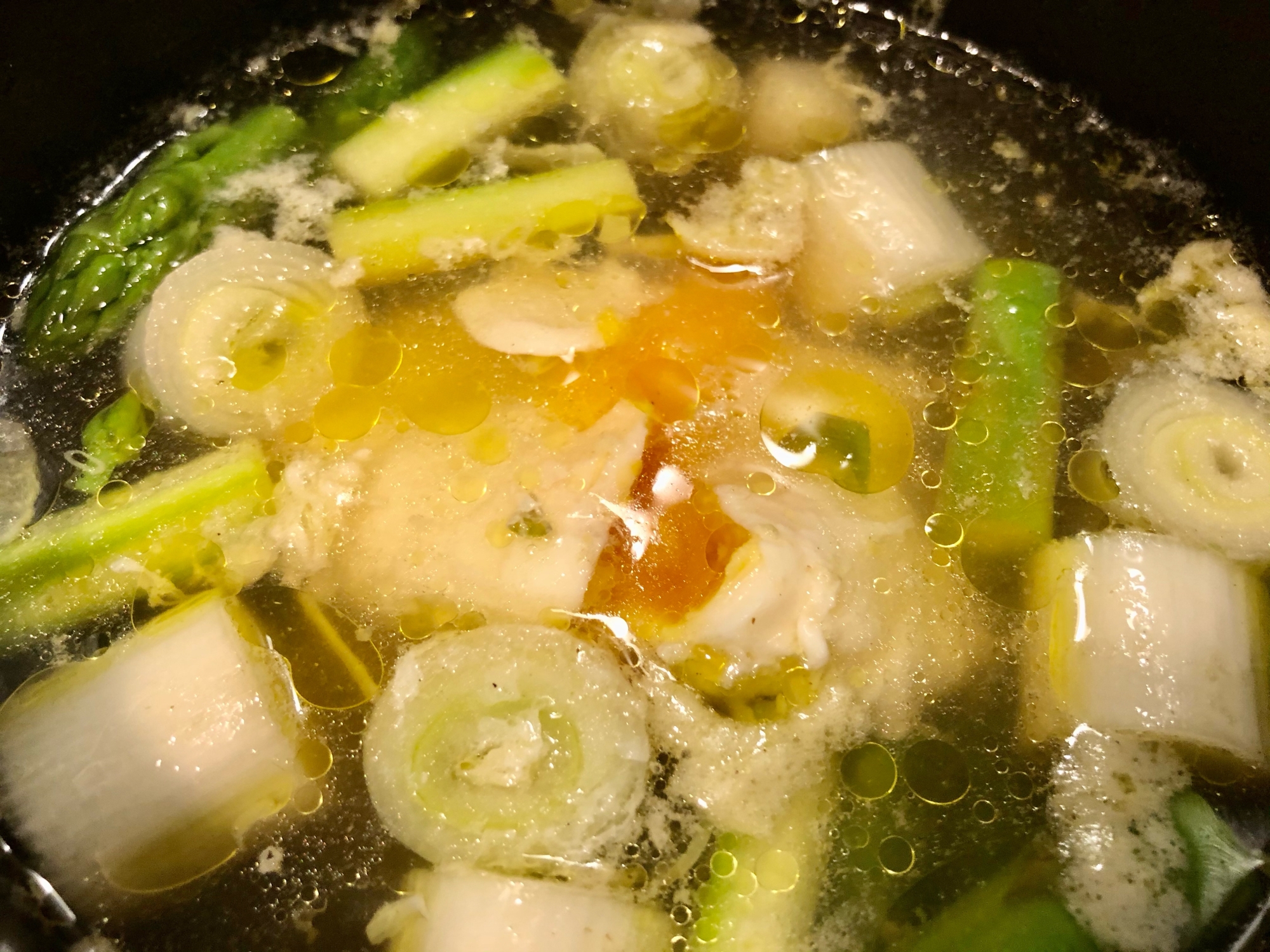 簡単副菜♫アスパラとネギと卵のごくごくスープ