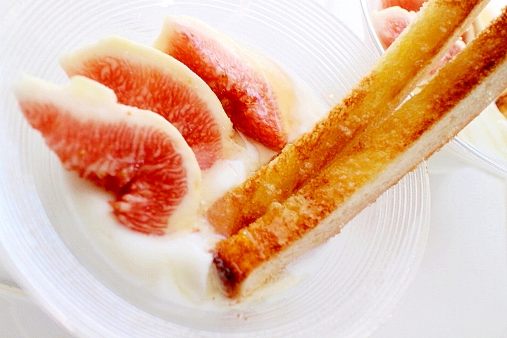 カフェ気分デザート イチジクとラスクのヨーグルト レシピ 作り方 By Seika A 楽天レシピ カフェ気分デザート イチジクとラスクのヨーグルト レシピ 作り方 By Seika A 楽天レシピ