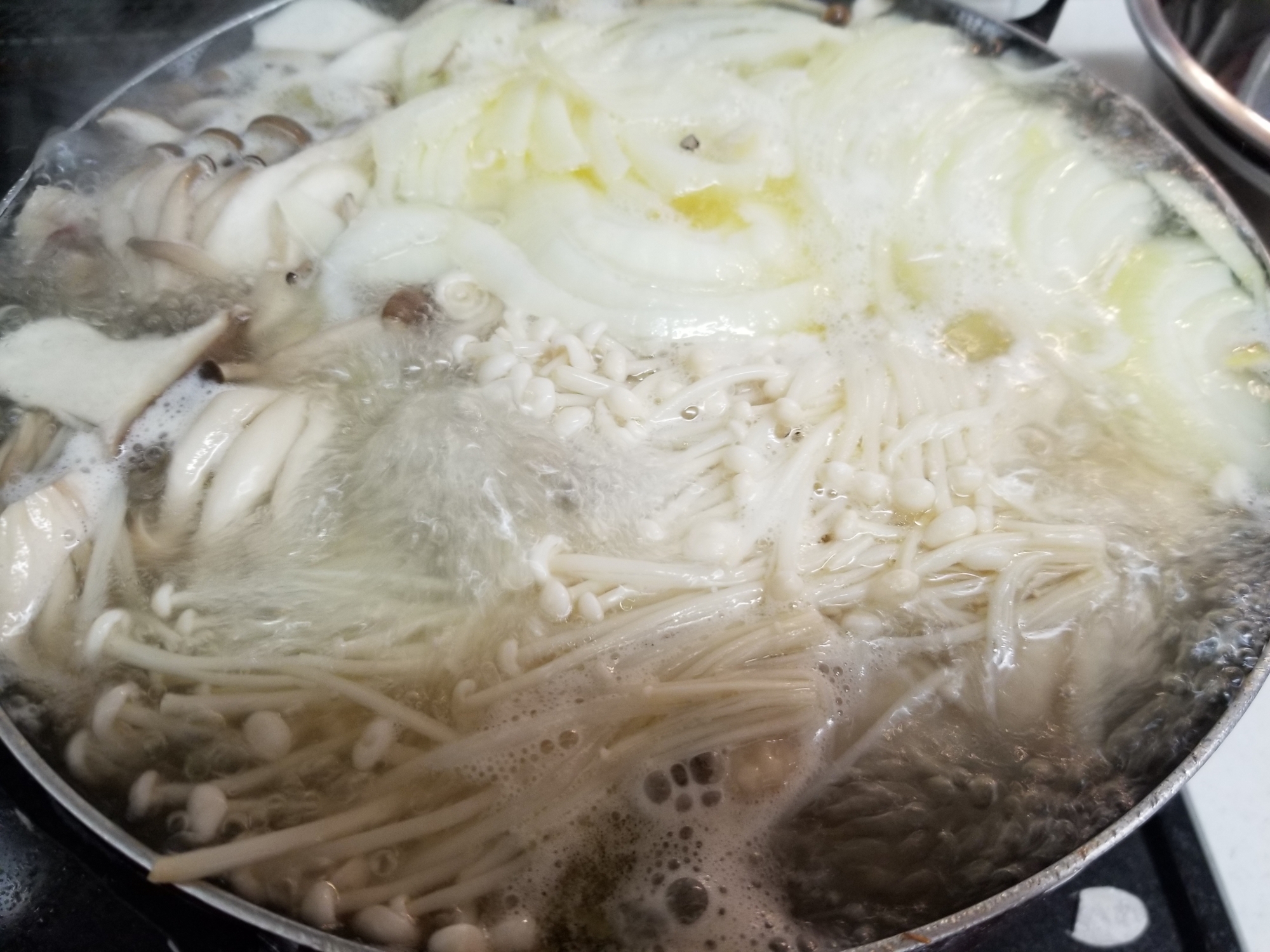 手抜き料理☆鶏肉と野菜たっぷりのお鍋