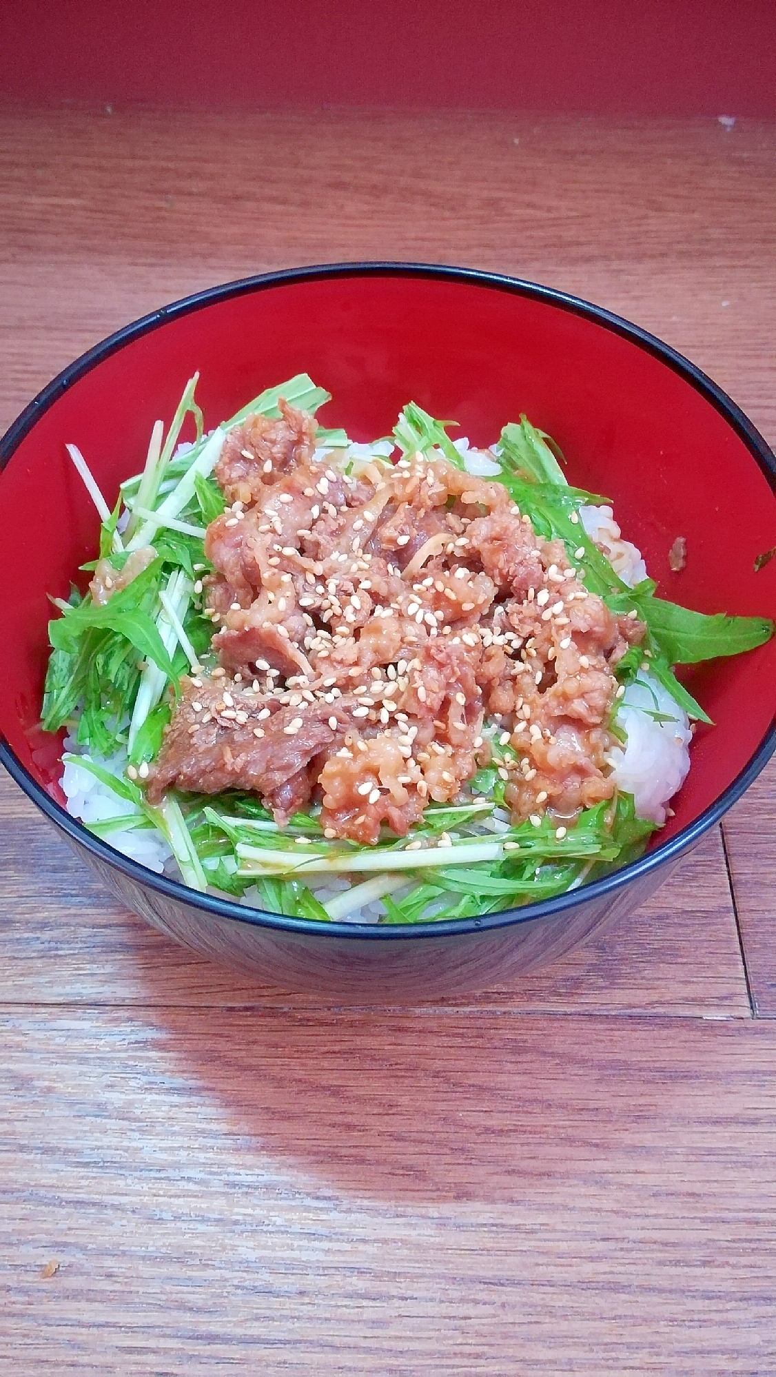 水菜と牛バラ薄切り肉の甘辛炒め丼