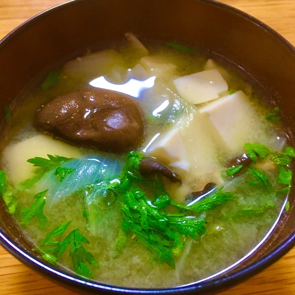 ヒラタケと春菊のお味噌汁 レシピ 作り方 By Nagopapa 楽天レシピ ヒラタケと春菊のお味噌汁 レシピ 作り方 By Nagopapa 楽天レシピ