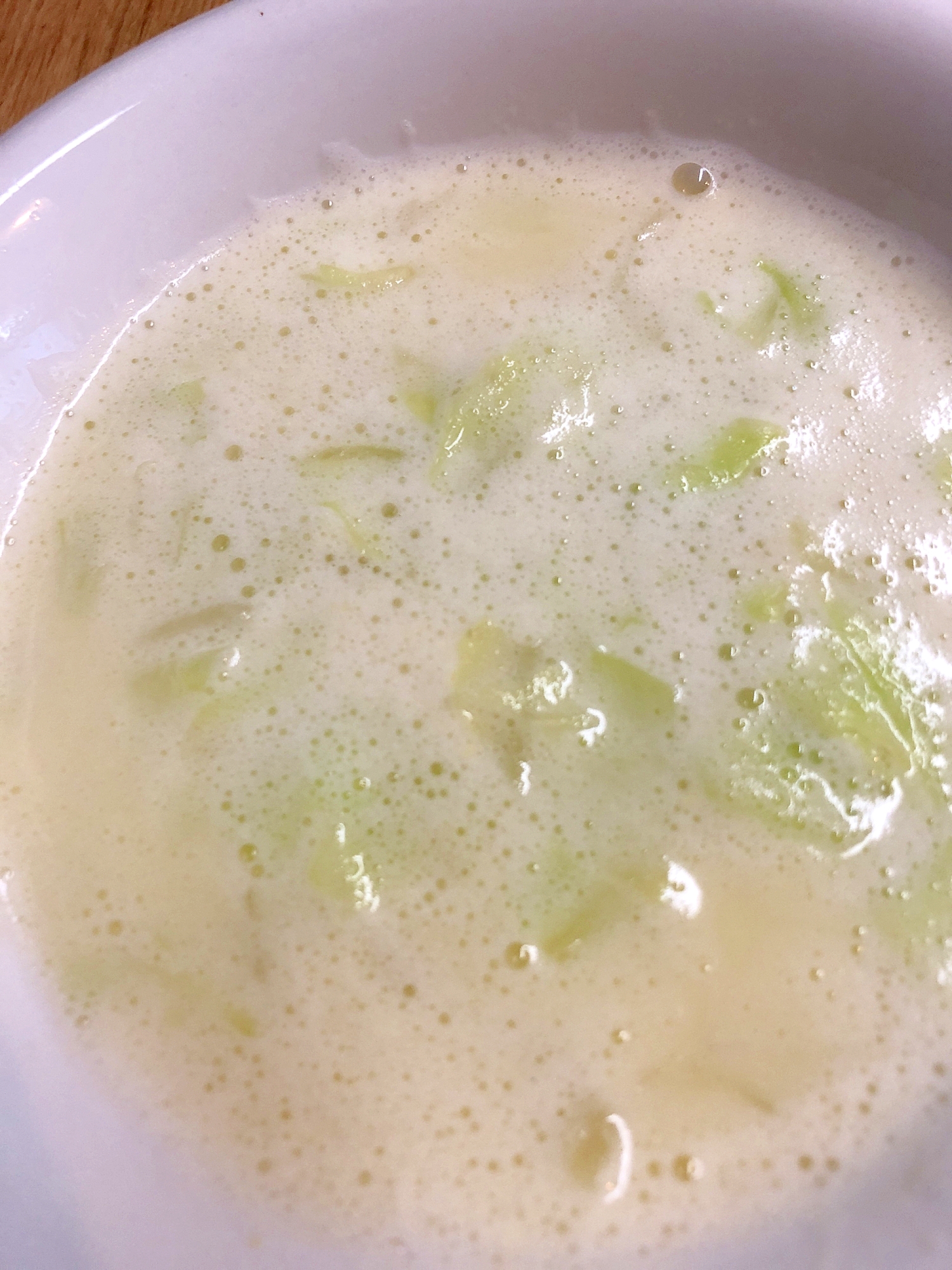 泡立ち豆乳キャベツ入りコーンスープ