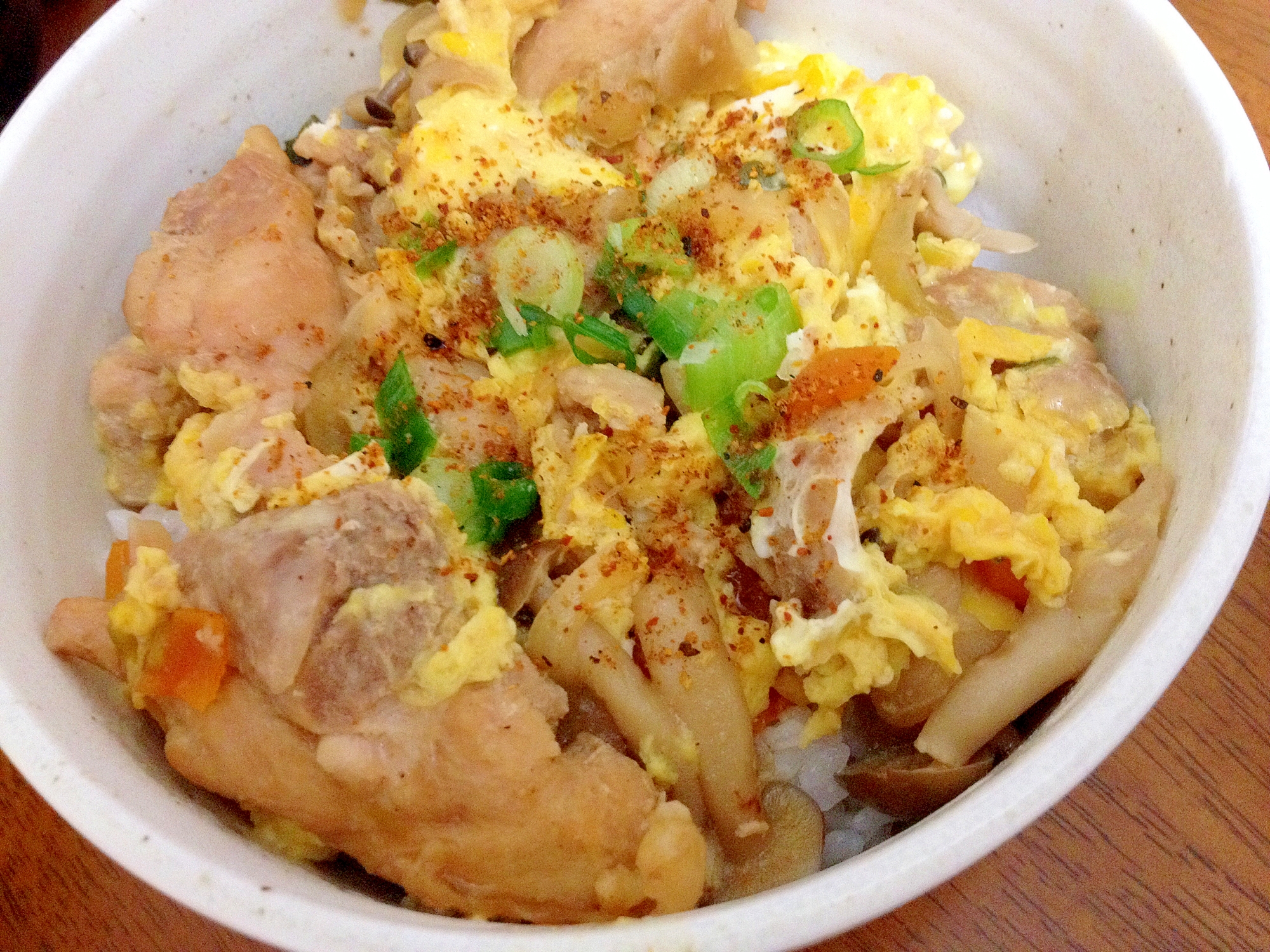 鶏ももとしめじ人参玉葱の親子丼