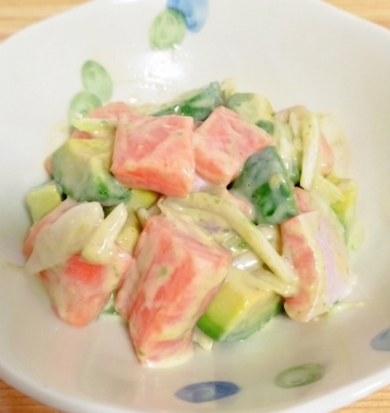 相性バツグン【サーモンとアボカドのわさびマヨ和え】
