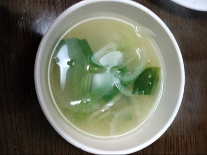 ほうれん草と玉ねぎの味噌汁