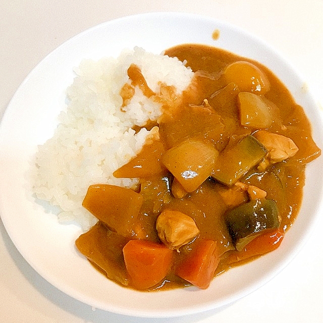 茄子とパプリカとささみの♪ゴロゴロチキンカレー