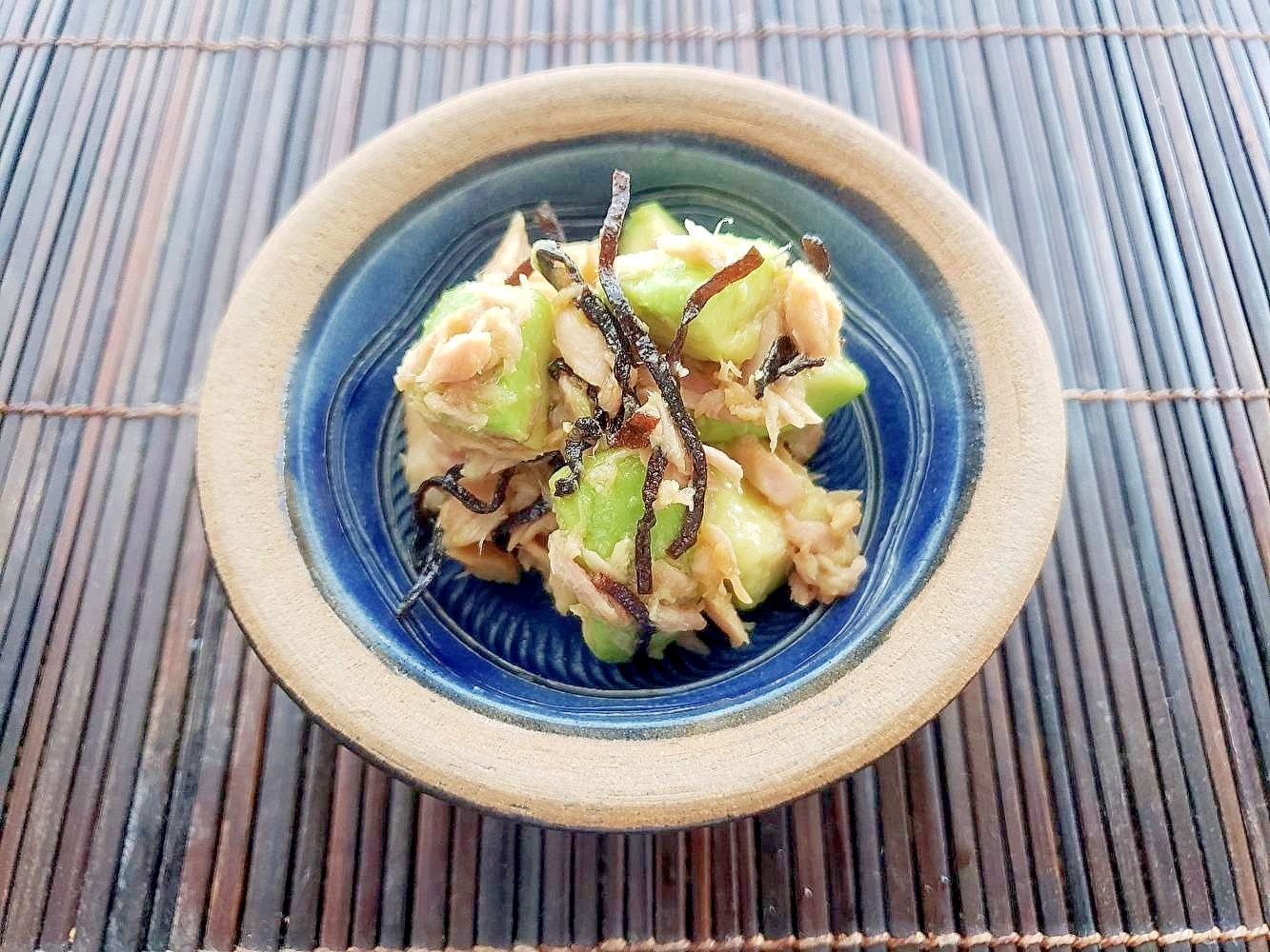 アボカドとツナの和え物