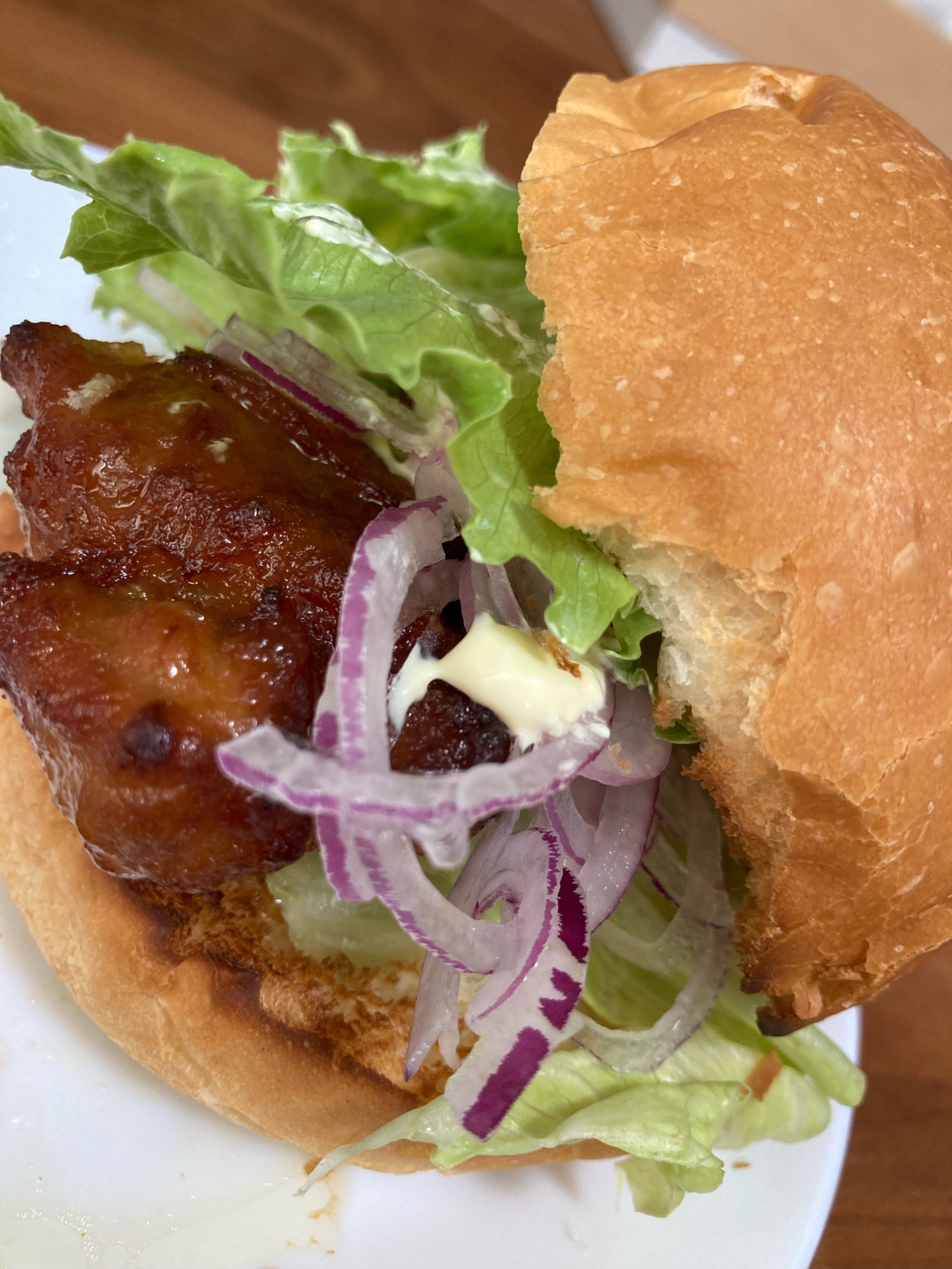 はさむだけ！簡単すぎるモス風照り焼きチキンバーガー