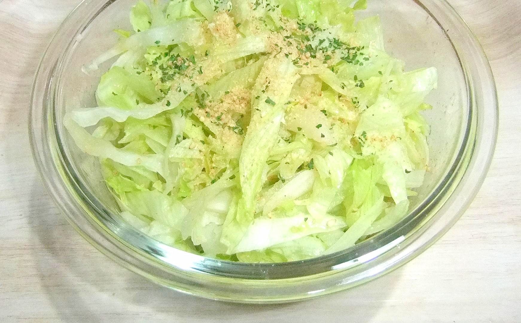 レタスでゴマ風味のコールスローサラダ