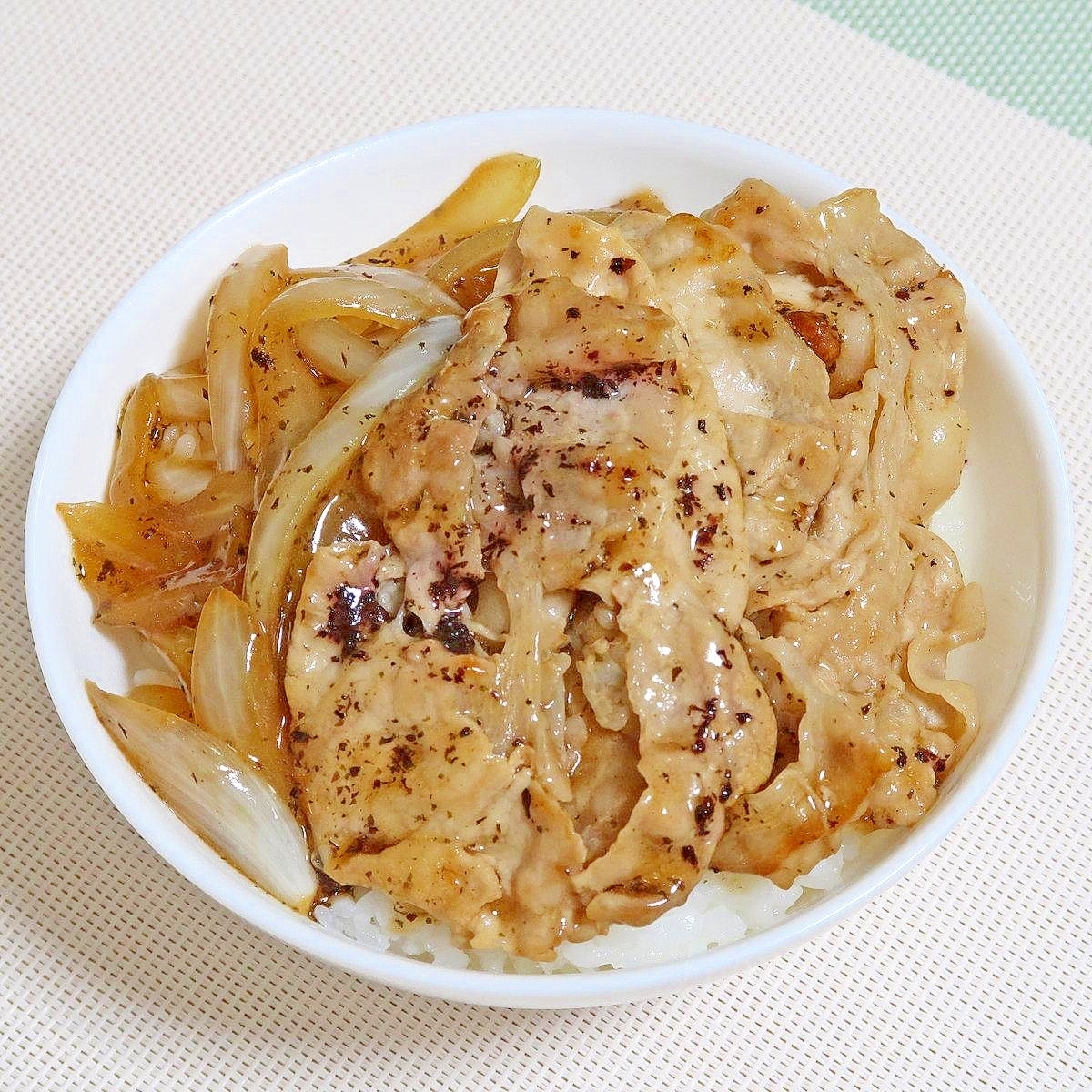 赤しそふりかけ味の豚丼☆さっぱりと赤しそ風☆ゆかり