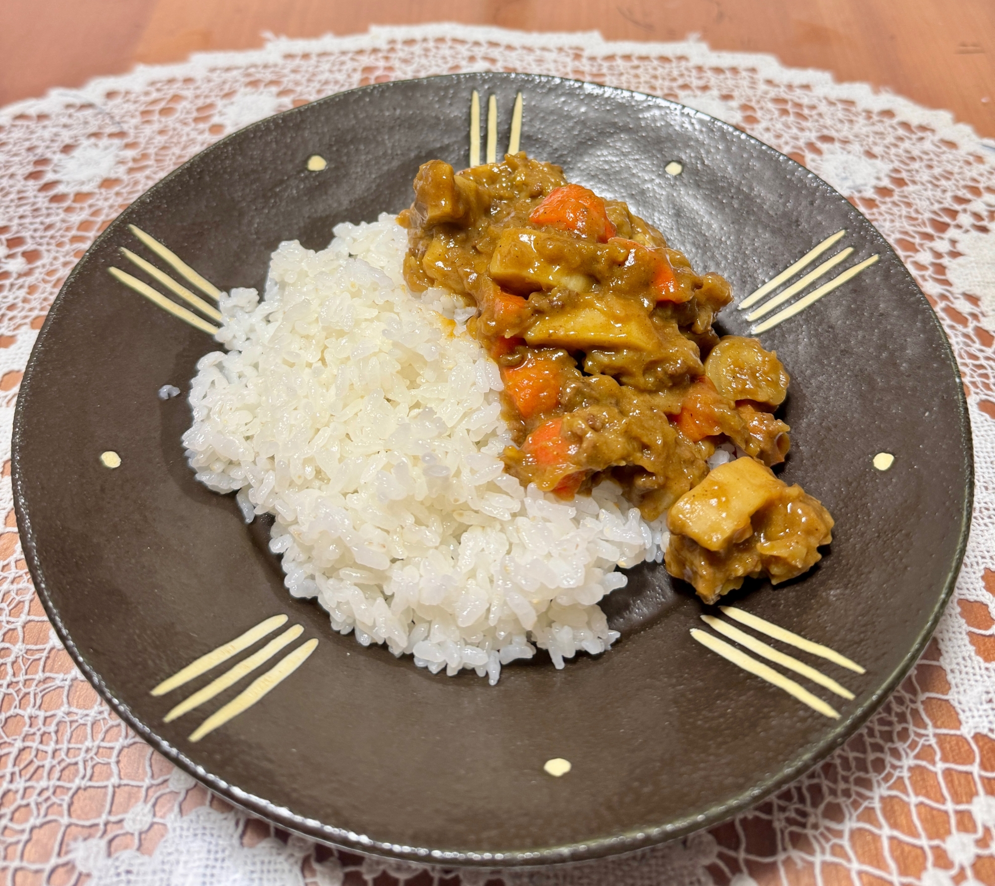 ゴロゴロたっぷり根菜と牛ひき肉の満足☆カレー