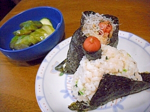 海苔巻きウインナー入りおにぎり