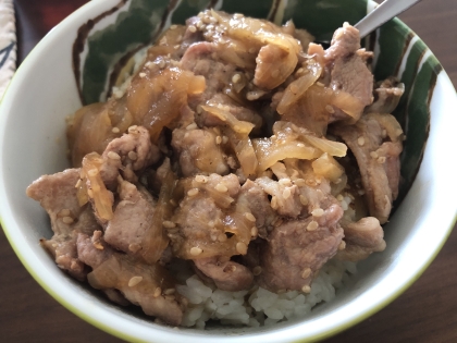 簡単♡甘辛ダレで豚丼(o^^o)