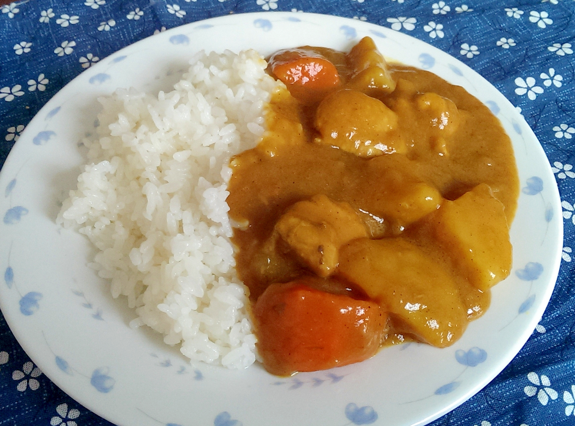 じゃがいもたっぷりチキンカレー