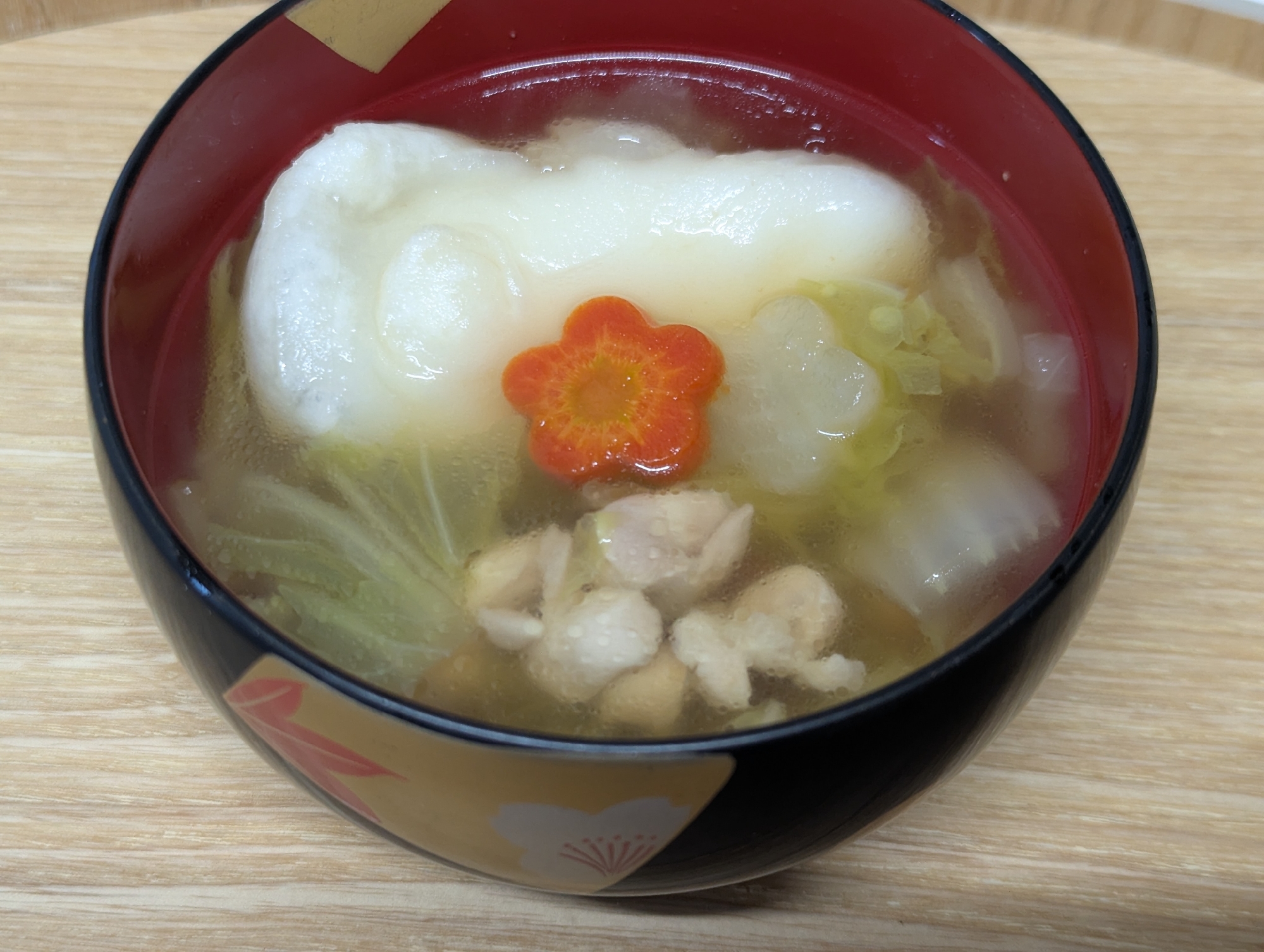 鶏肉や大根白菜のお雑煮