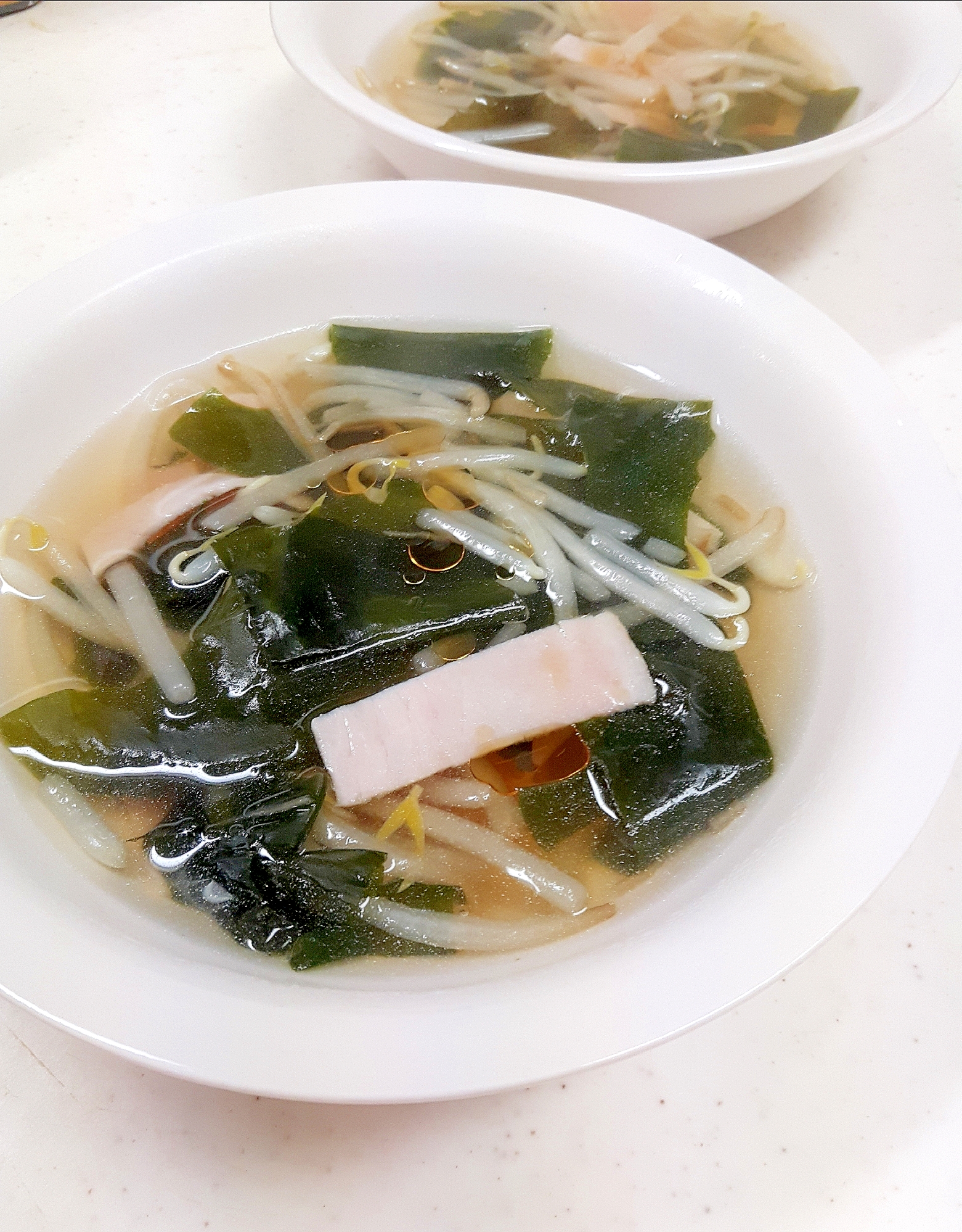 簡単ヘルシー(^^)もやし+ワカメ+ハムのスープ♪