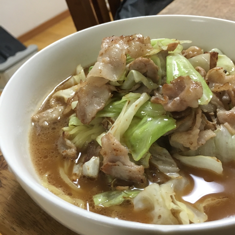 具たっぷりラーメン