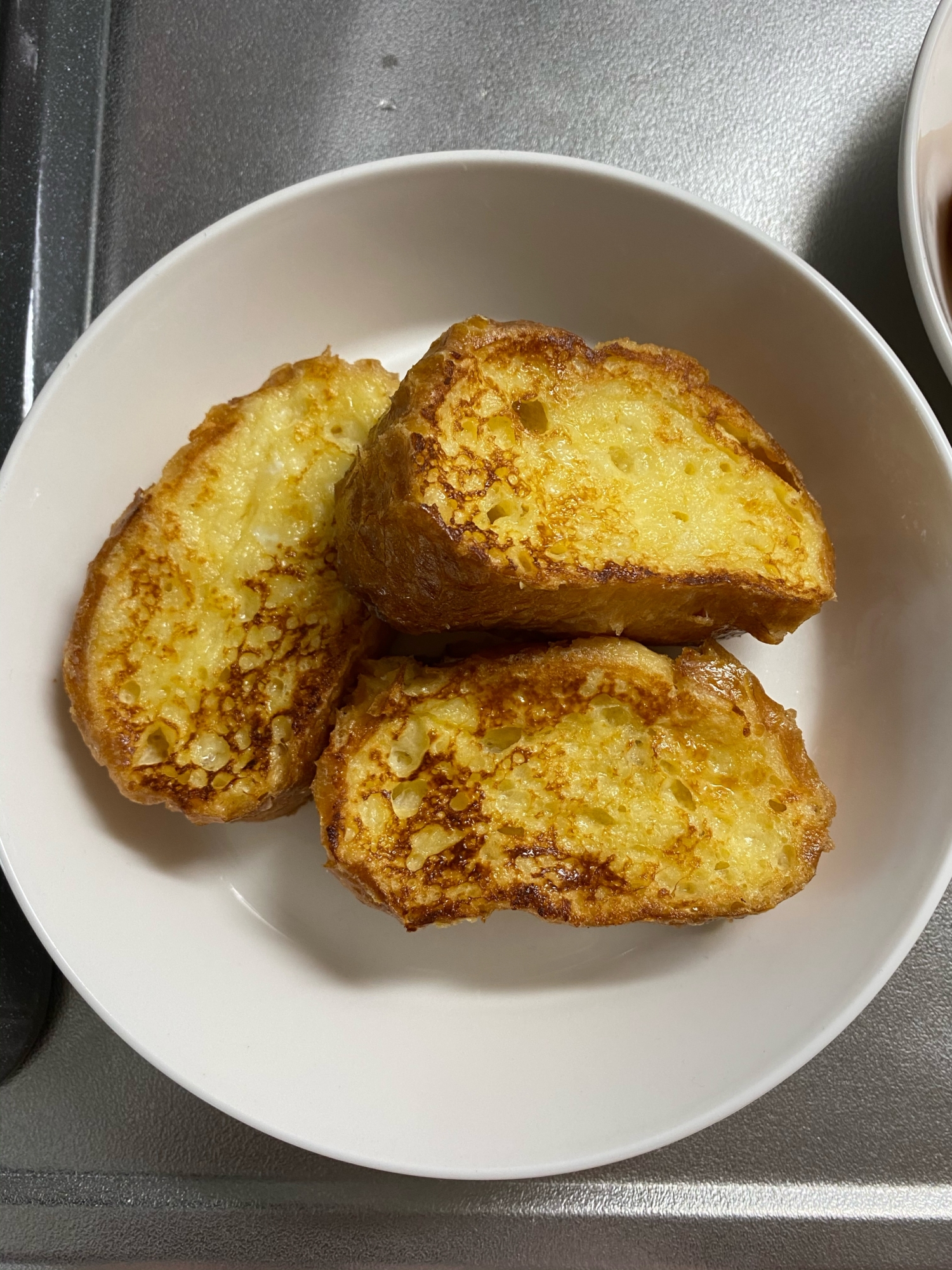 朝食にぴったり！フランスパンでフレンチトースト♪