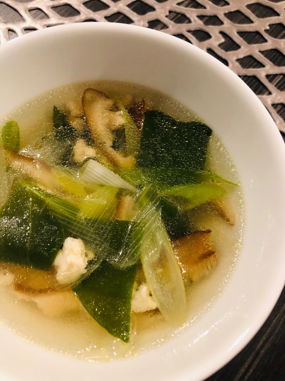 おかわかめと干し椎茸の中華スープ