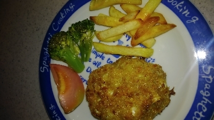 焼きメンチカツなので、油ぽくなくて、おいしかったです。
きゃべつ嫌いの子供が、完食です。
ごちそうさまでした。