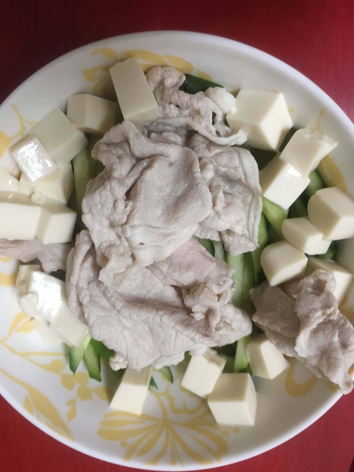 豆腐ときゅうりの冷しゃぶサラダ