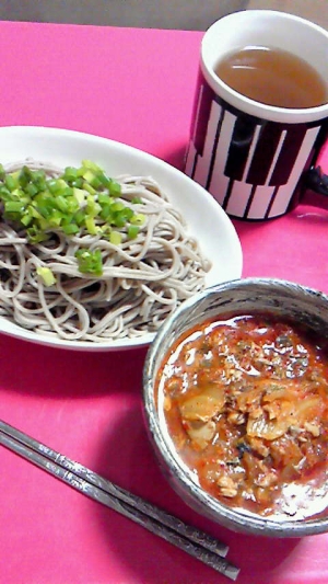 韓国風☆鯖のキムチ煮でめちゃウマつけ蕎麦