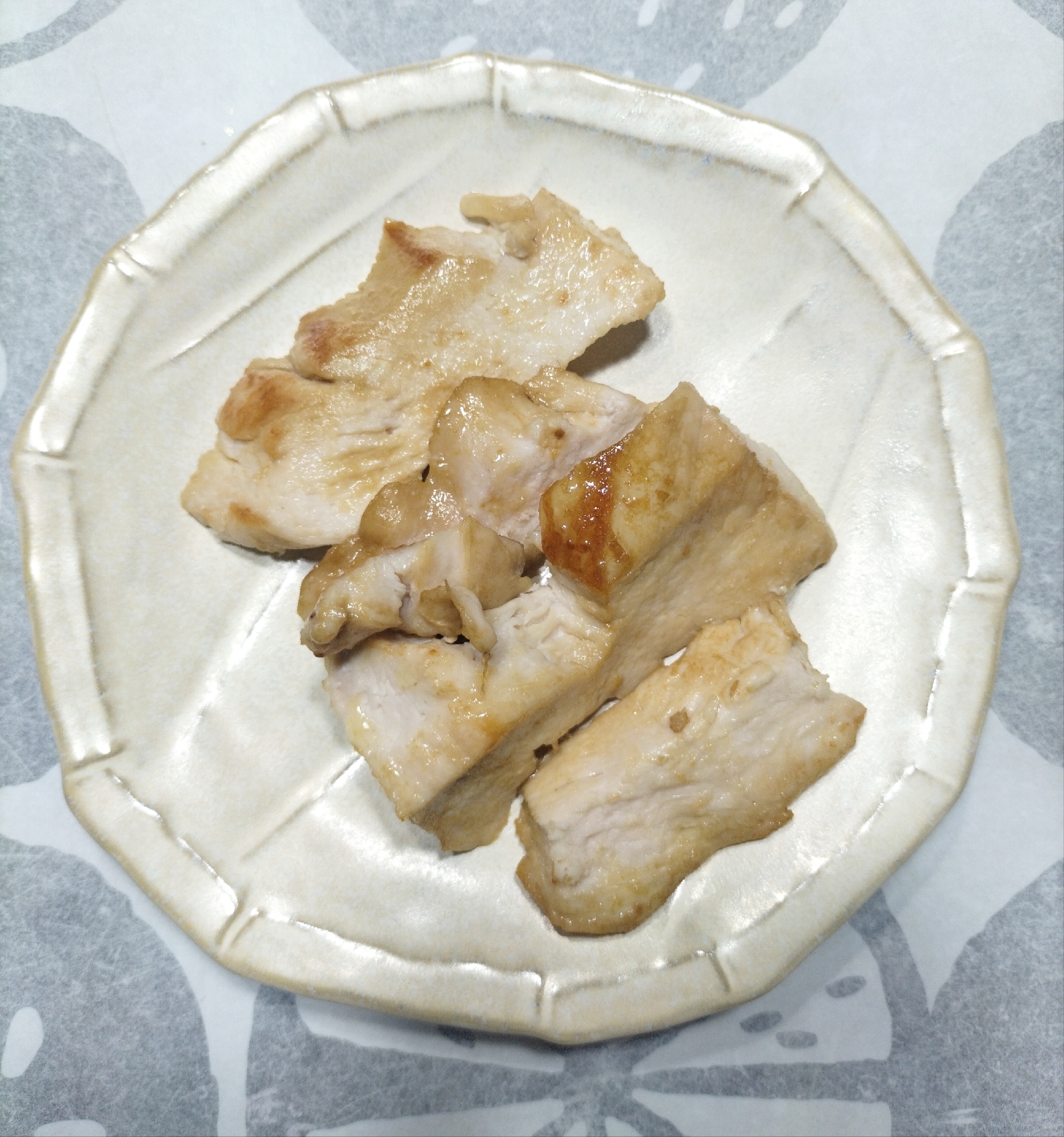 しっとり鶏胸肉のレモン焼き