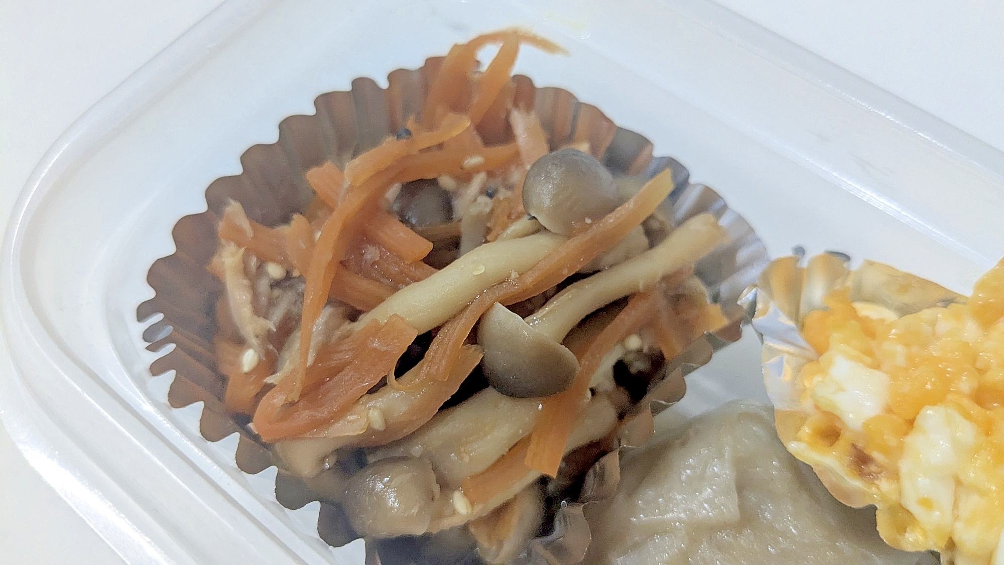 人参しめじのツナ胡麻和え