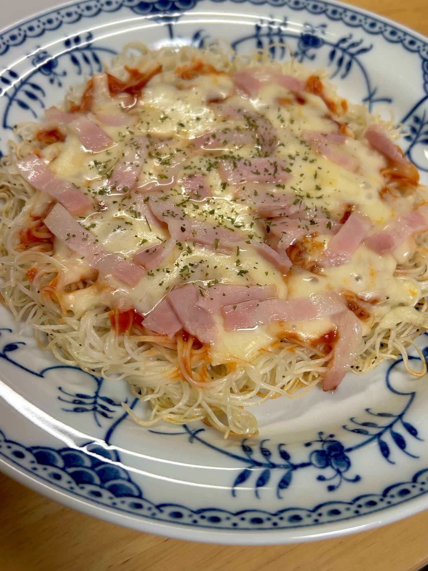 余ったそうめんで簡単ピザ