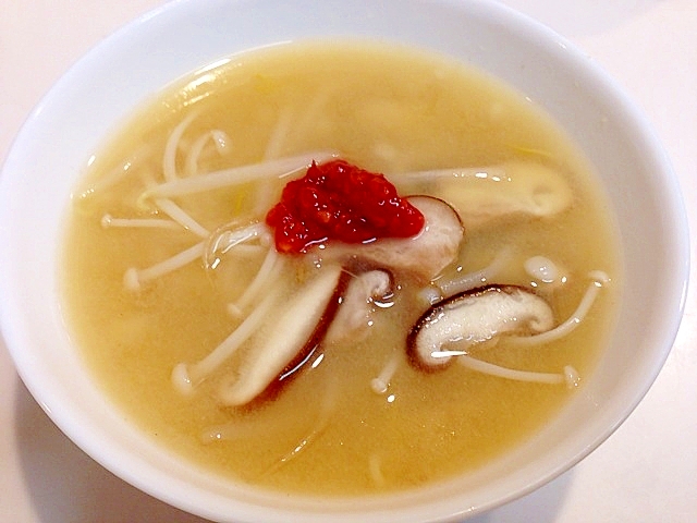 ピリッと辛くして☆エノキと椎茸の辛味噌スープ