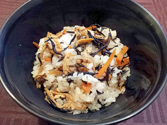 炊きたてご飯に混ぜるだけ 簡単炊き込み風ご飯 レシピ 作り方 By みんなのばなな 楽天レシピ