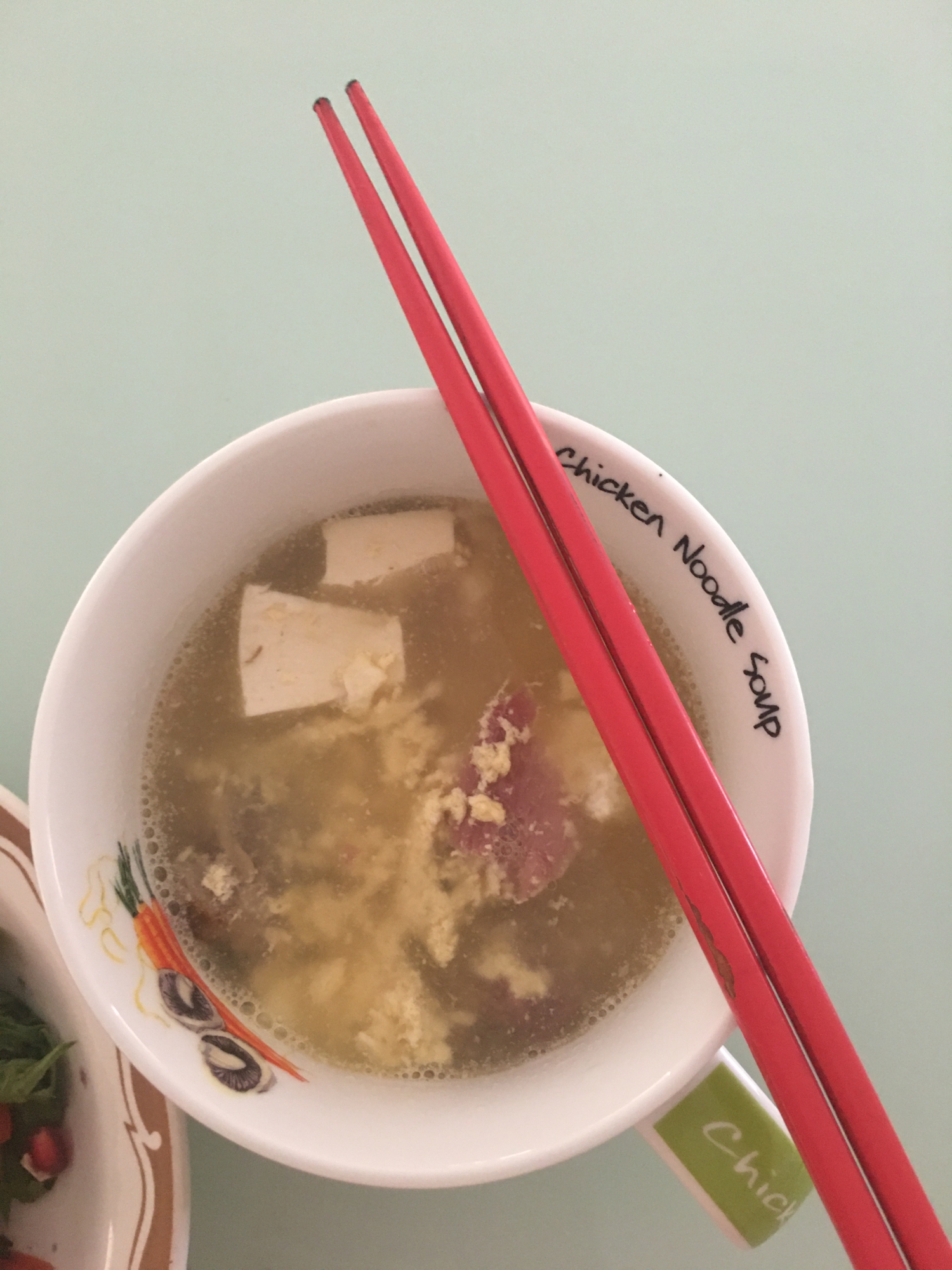 ハムの骨で作った煮汁を使った中華風スープ