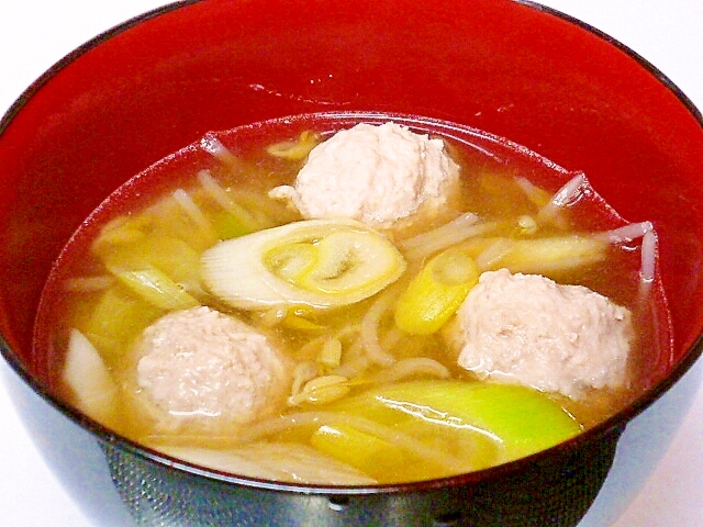 鶏がら塩糀スープの素で♪　鶏だんご汁