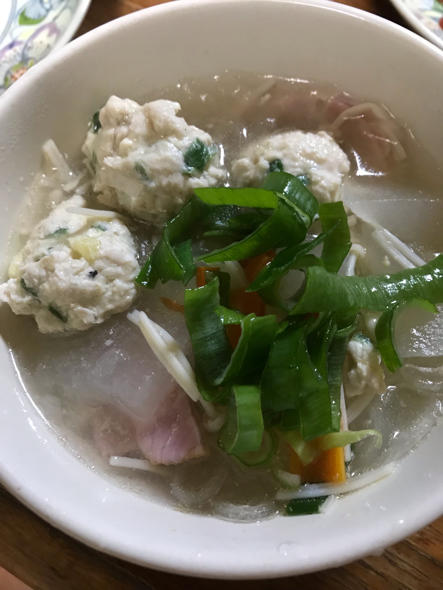 冬瓜と鶏団子の春雨スープ