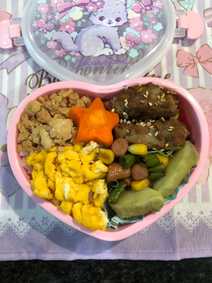 1歳さんの鶏そぼろ弁当♩