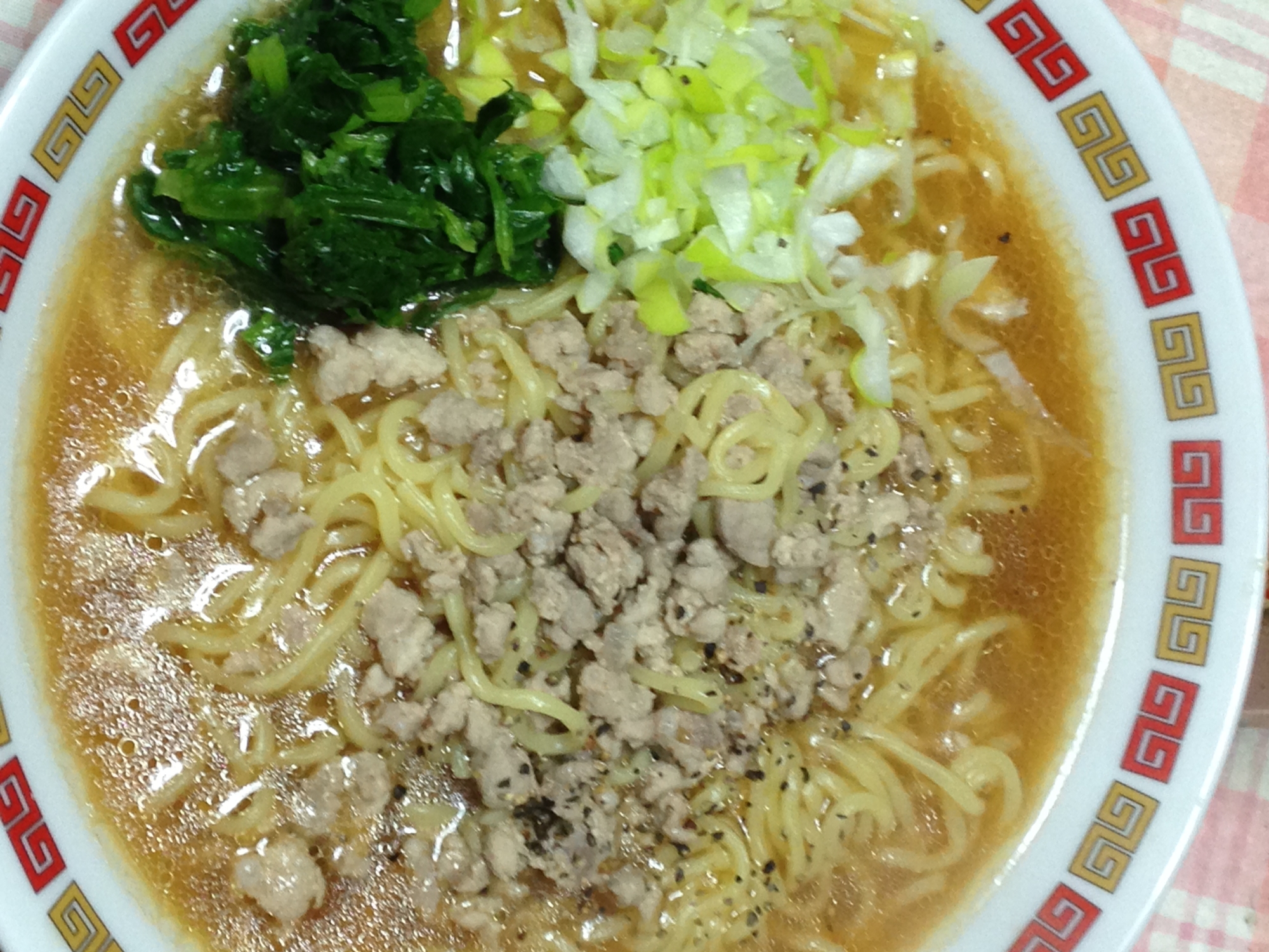 豚粗挽き肉とセロリの葉の味噌ラーメン