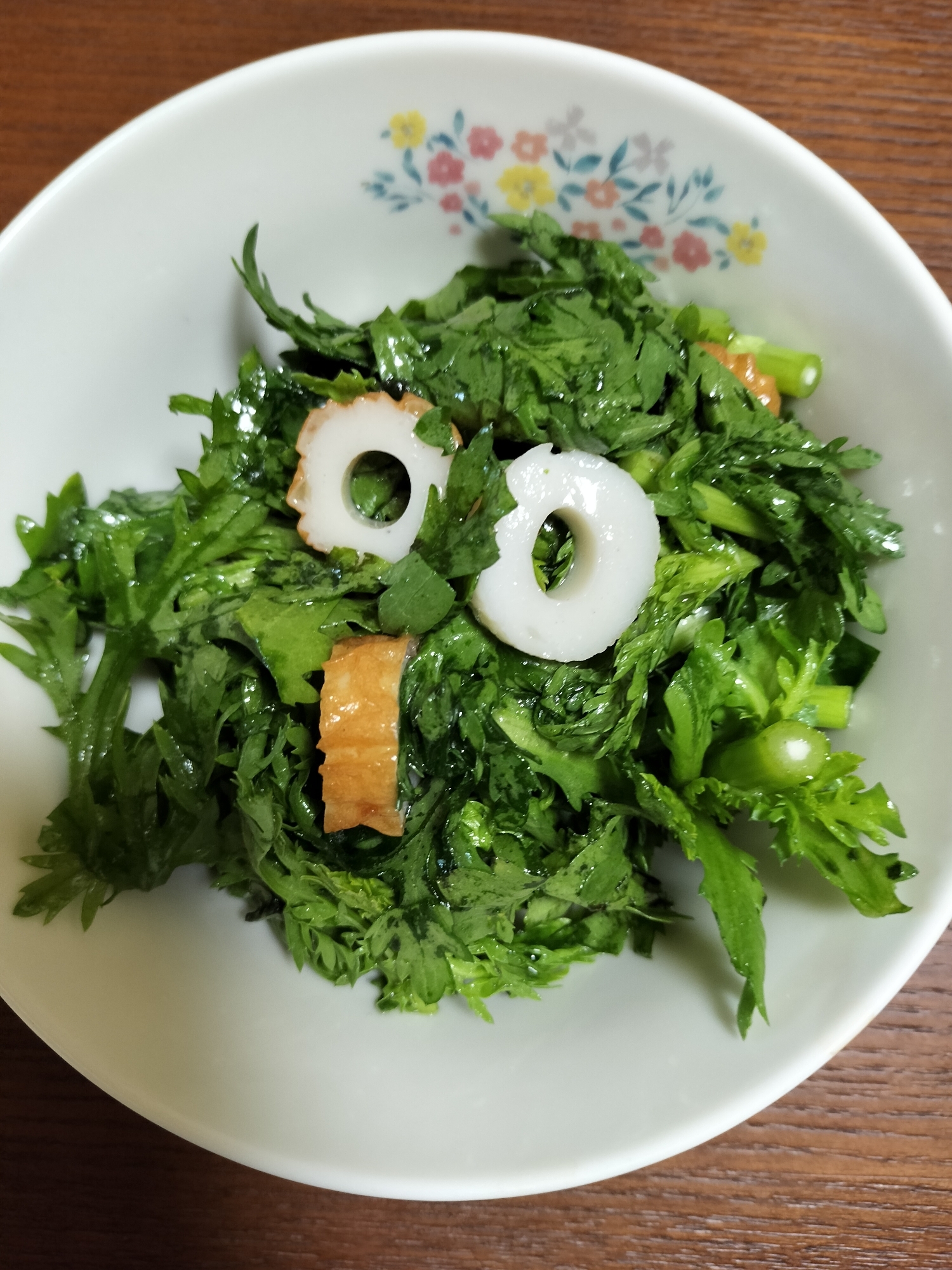 春菊とちくわのサラダ