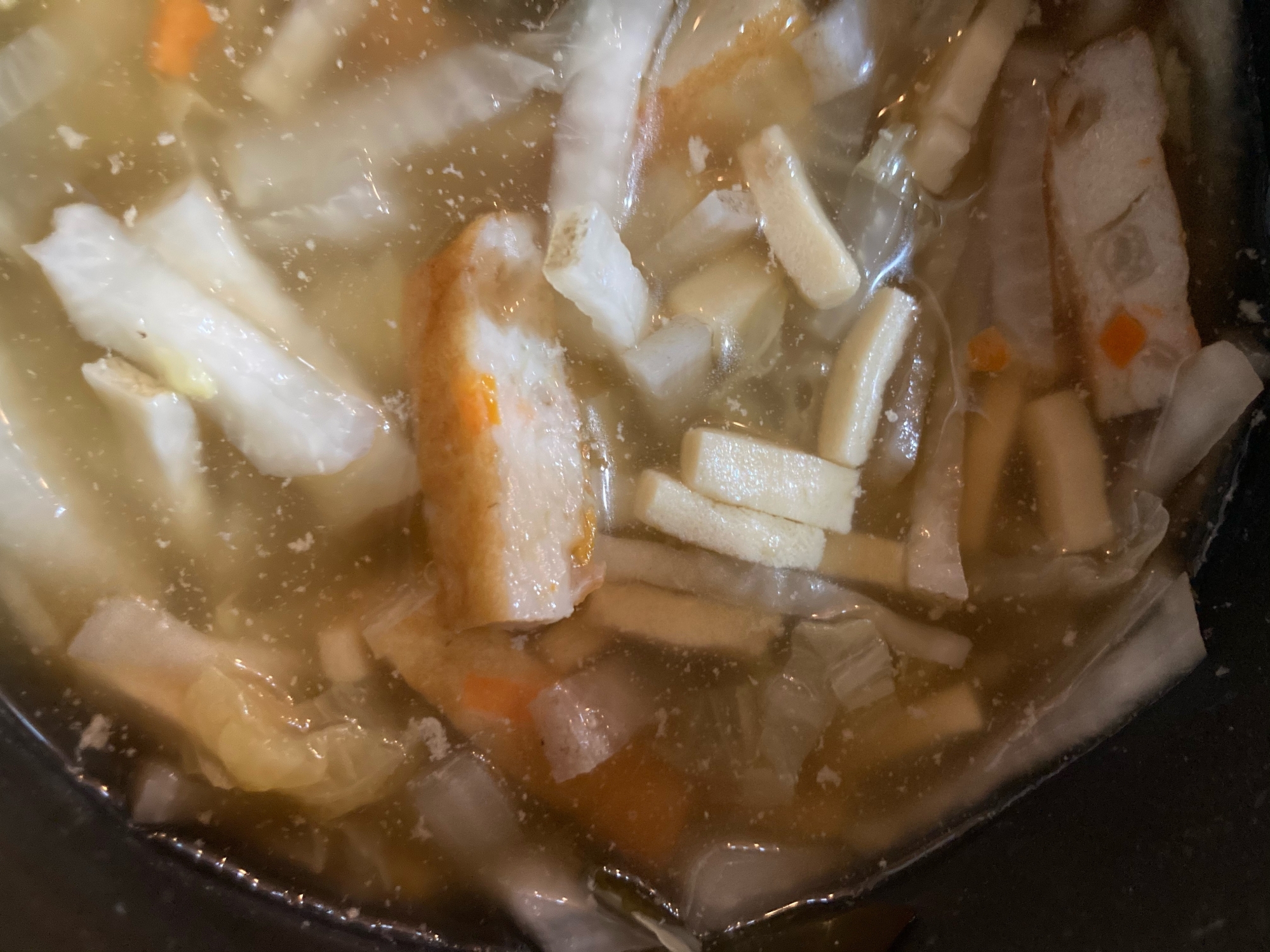 白菜と大根とさつま揚げと高野豆腐の汁