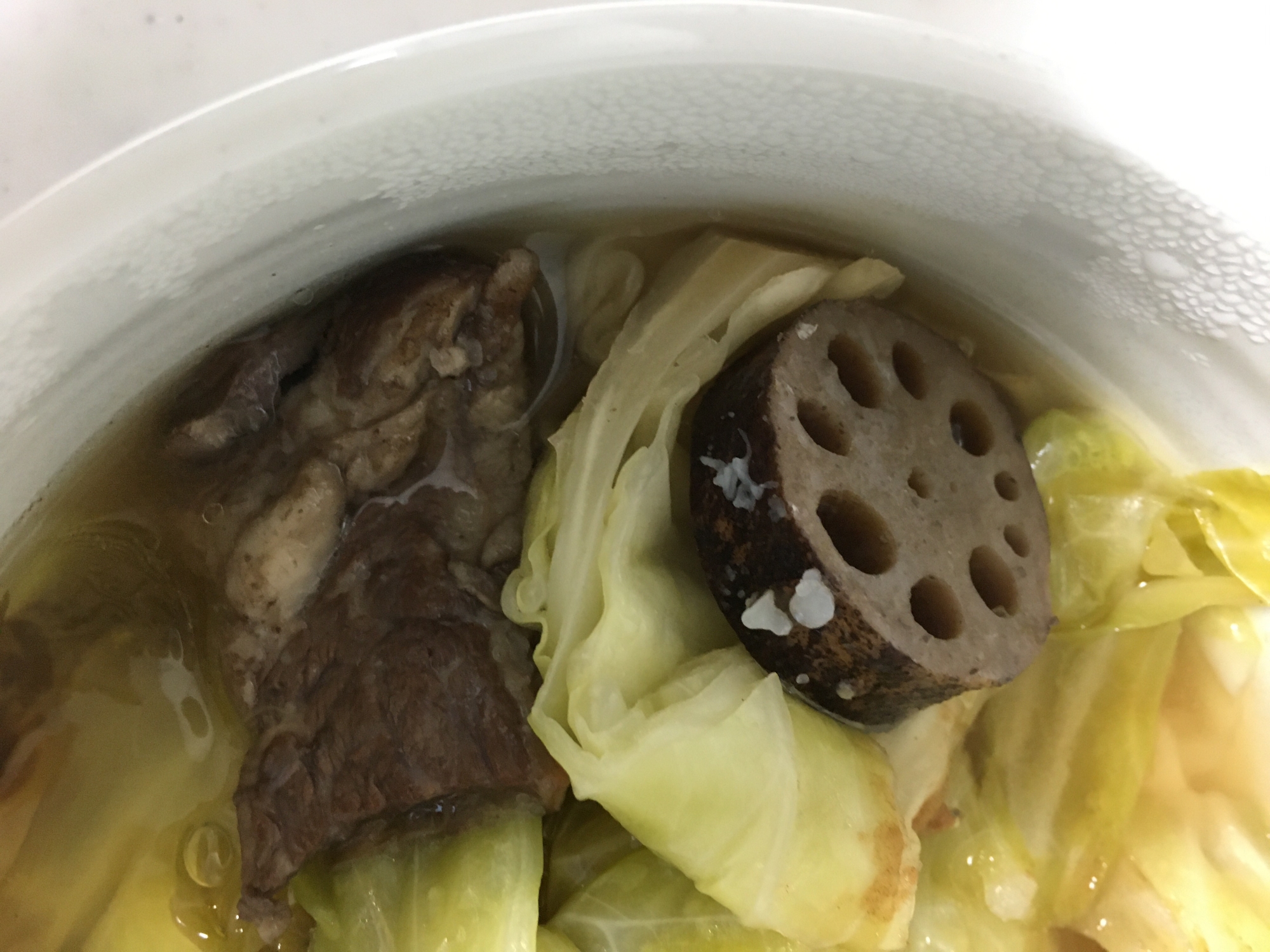 れんこんと牛肉の煮込みの味噌汁