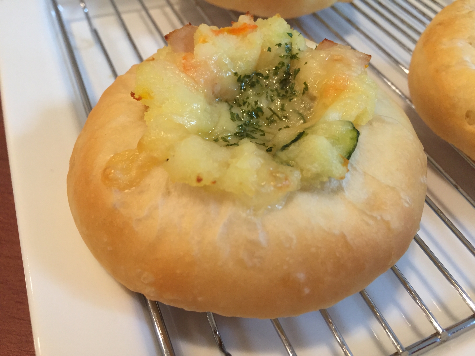 Hbと残ったポテトサラダで ポテサラチーズパン レシピ 作り方 By Myko0305 楽天レシピ