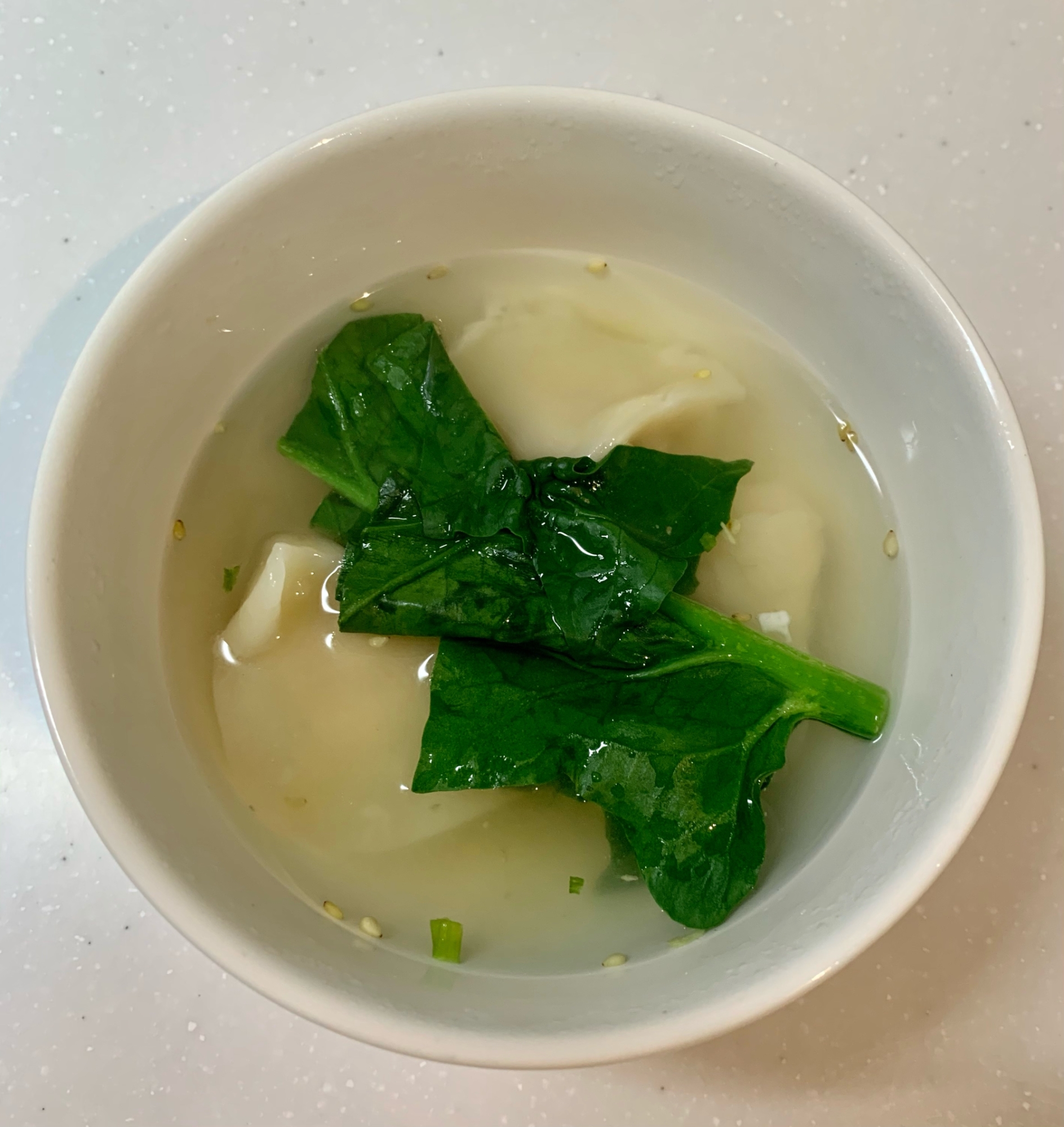 冷凍水餃子とラーメンのスープで　スープ餃子