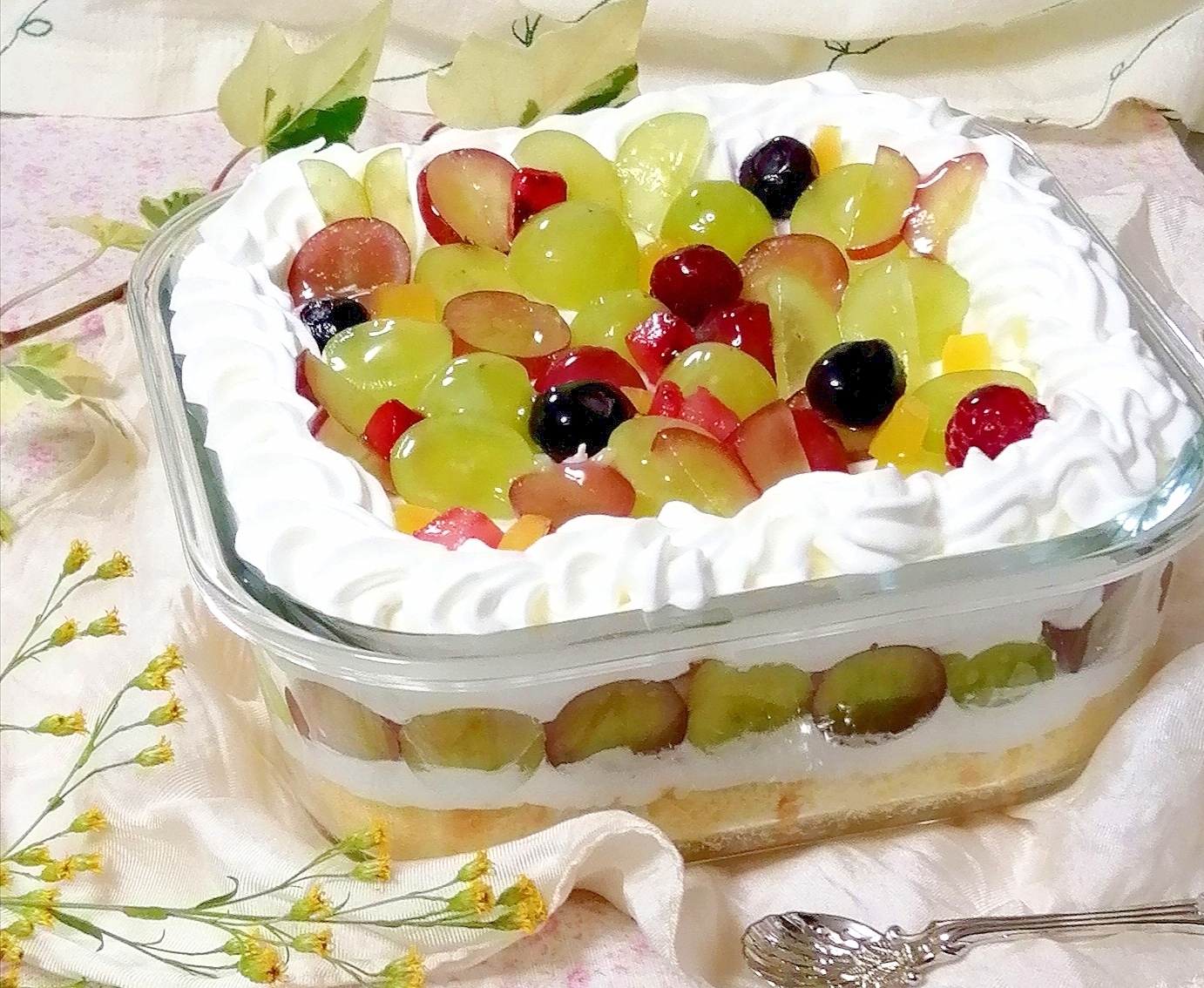 耐熱容器で作る⭐マスカットとぶどうのスコップケーキ