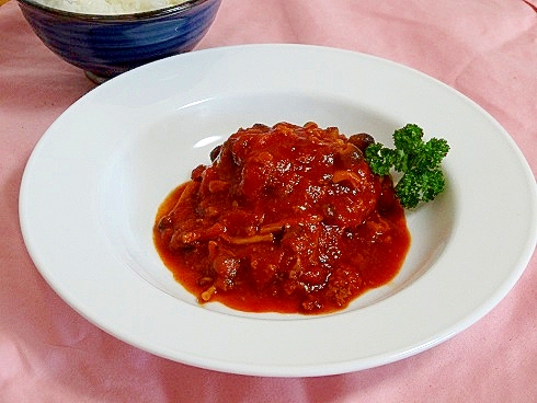 うちのおかず「きのことトマトの煮込みハンバーグ」