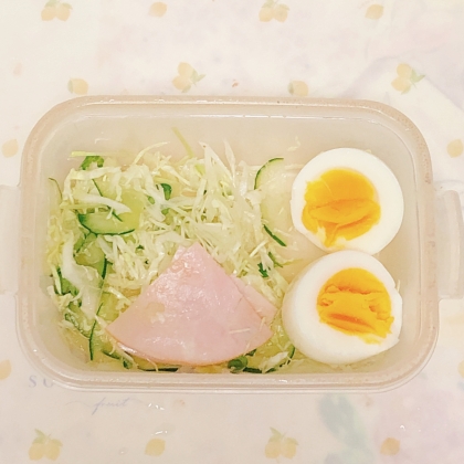 ゆでたまごのサラダ（サニーレタス・ごまドレetc）