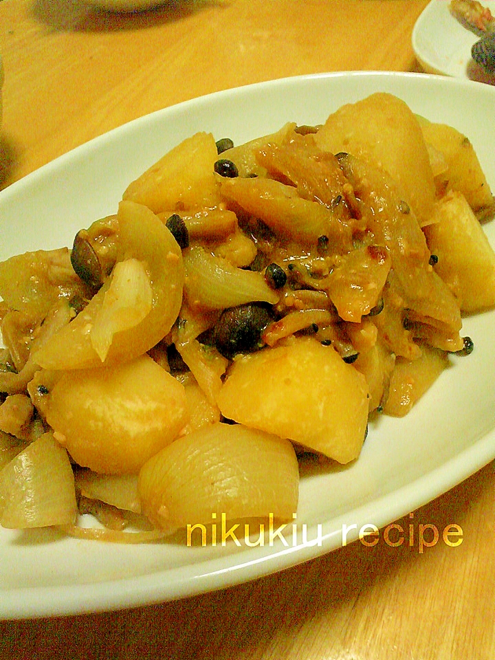 簡単おいしい しめじじゃがいも玉ねぎ味噌炒め風煮物 レシピ 作り方 By Nikukiu 楽天レシピ