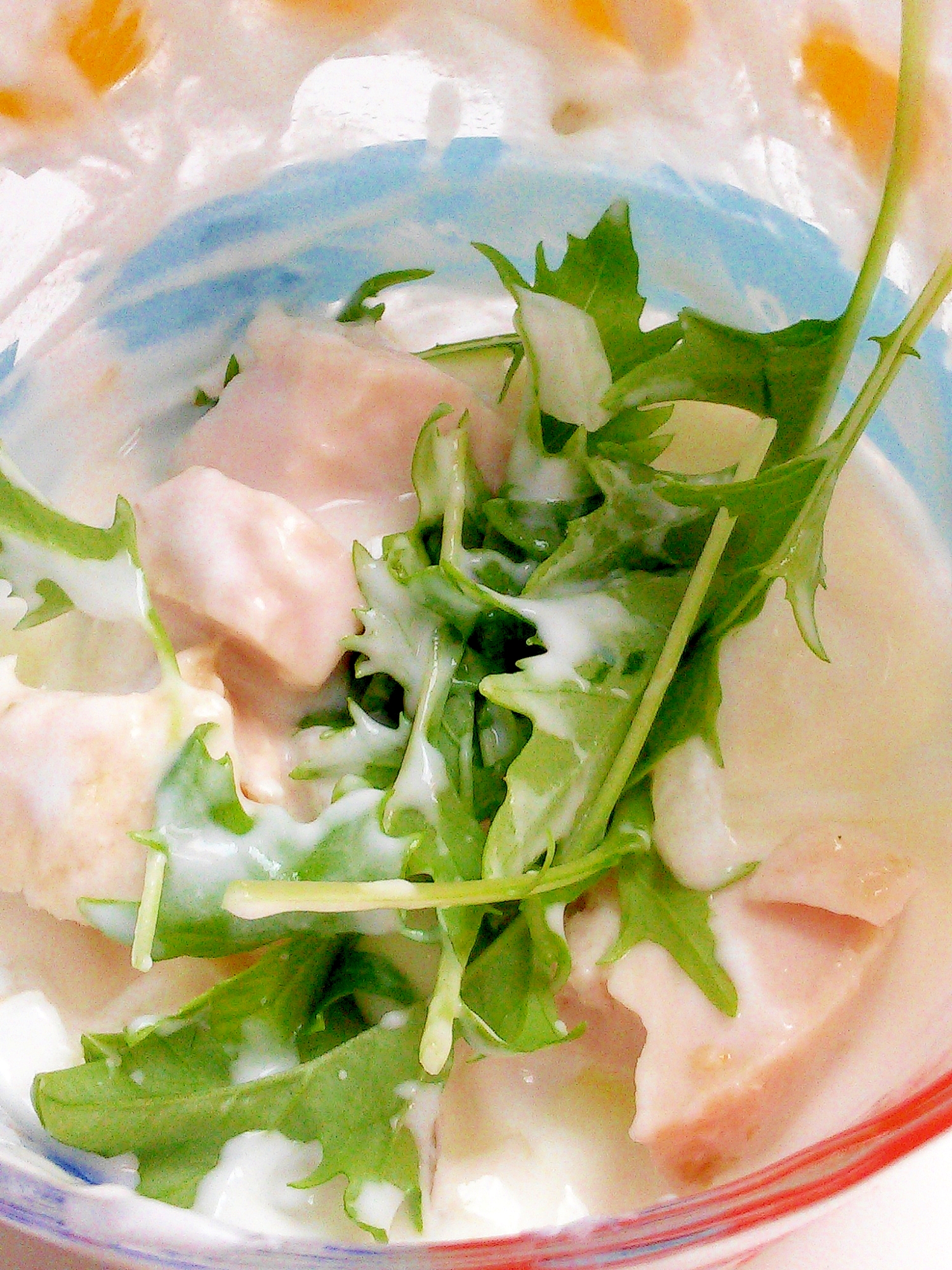 ヘルシー☆玉ねぎと鶏ハムと水菜のヨーグルトサラダ